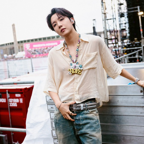 J-hope (防彈少年團)的最新照片