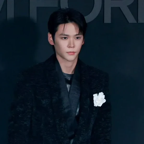 Signature photo of Eunseok (RIIZE) capturing their charm