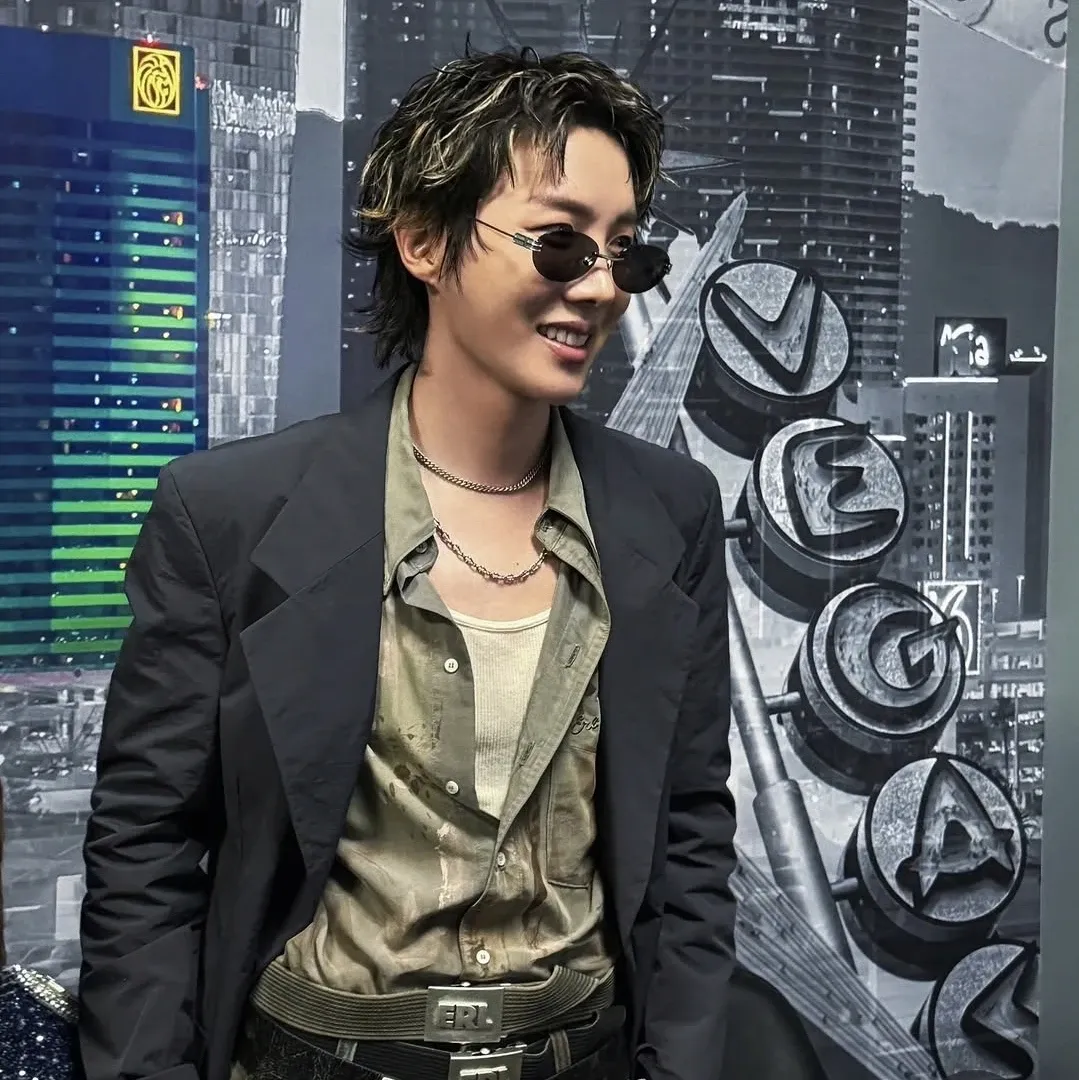 Foto terbaru j-hope (BTS)