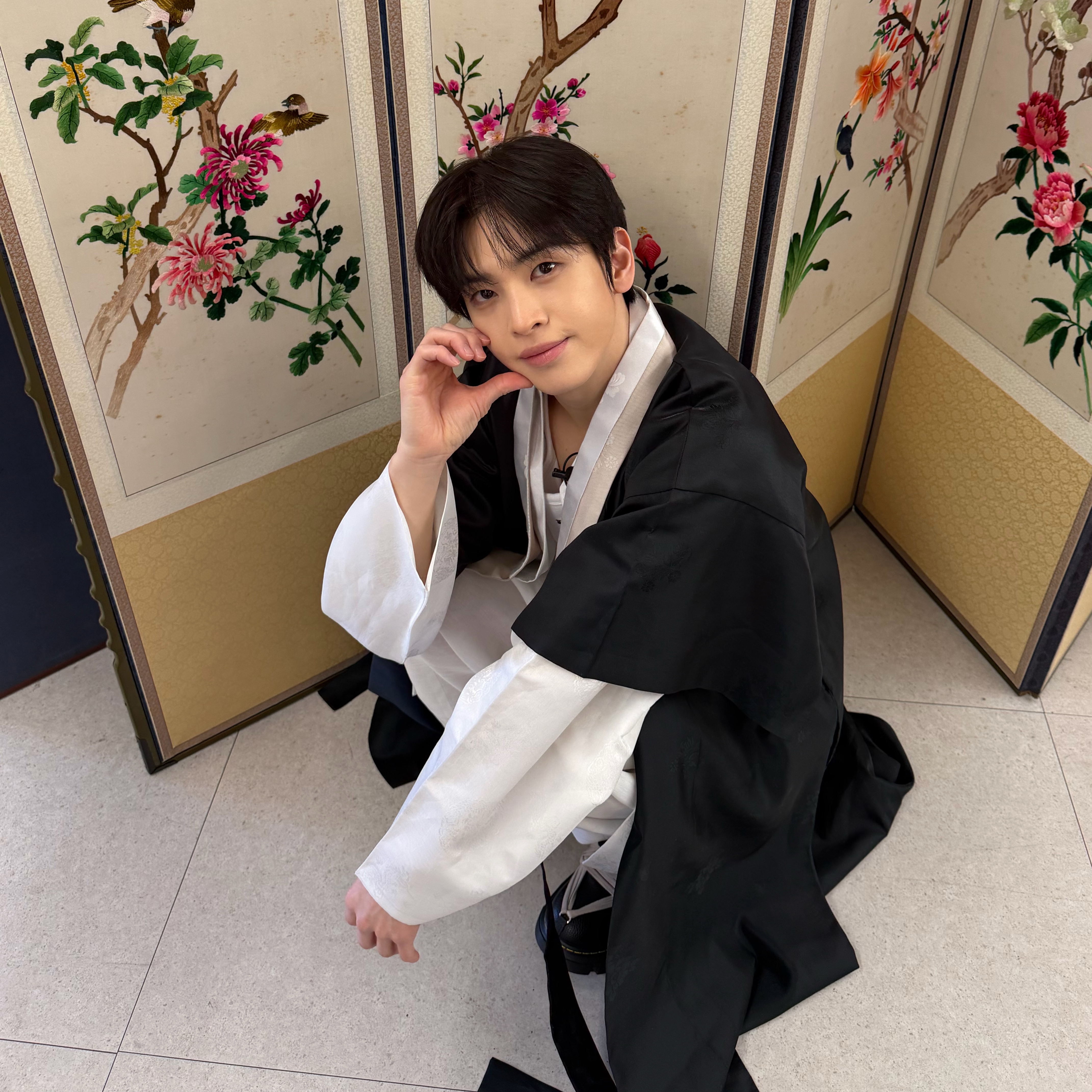 Behind-the-scenes cut of Allen (CRAVITY)