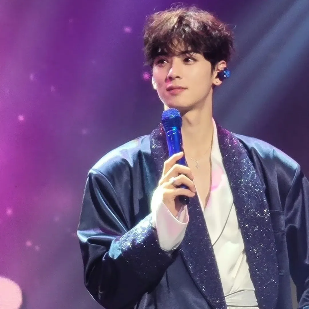 Recent activity shot of Eunwoo (ASTRO)