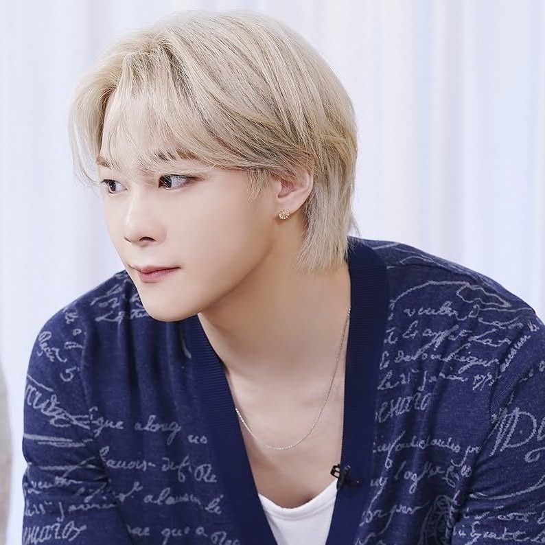 ASTRO的最新照片