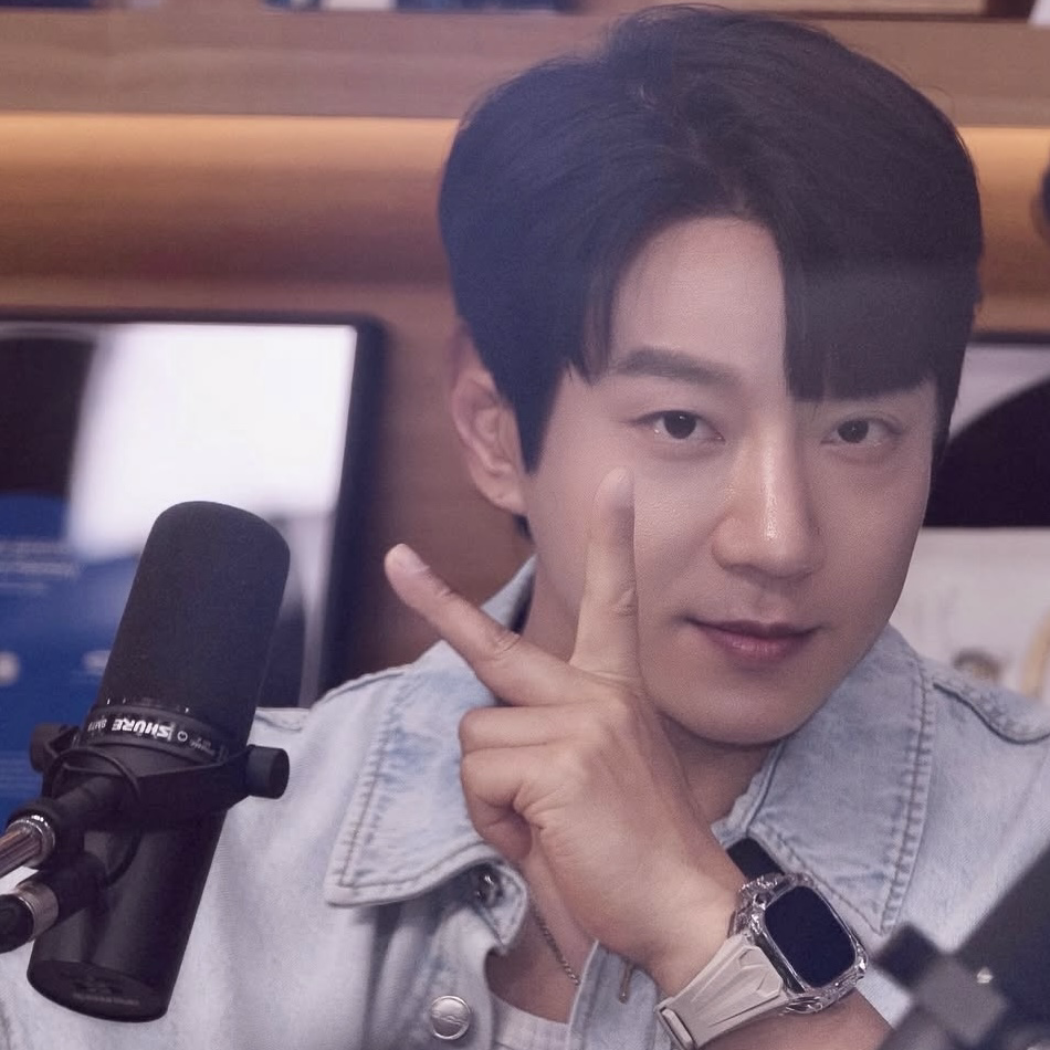 Behind-the-scenes cut of Hwang Chiyeol