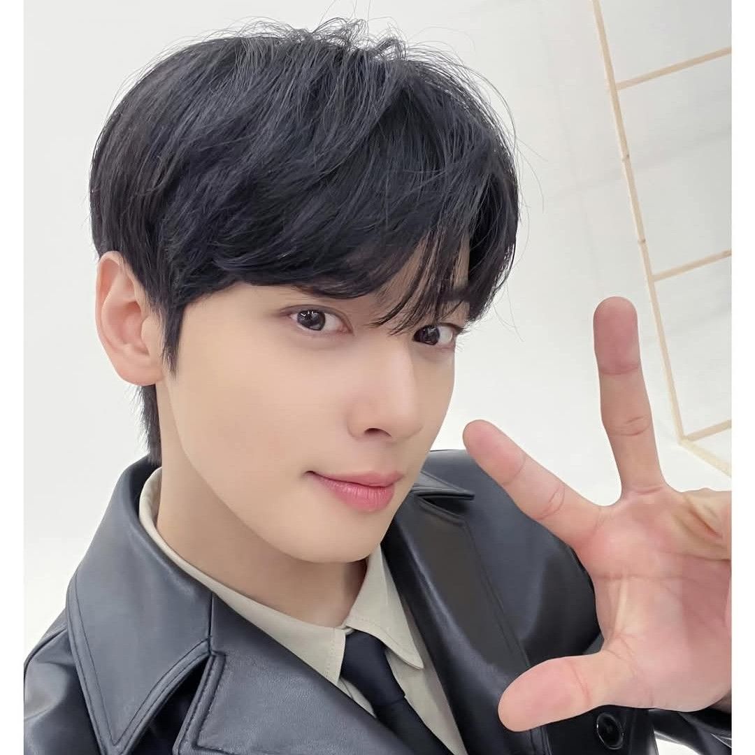 A moment captured by Eunwoo (ASTRO)'s fan