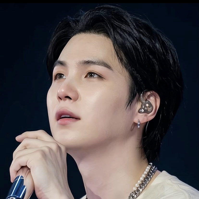 Potret di balik layar SUGA (BTS)