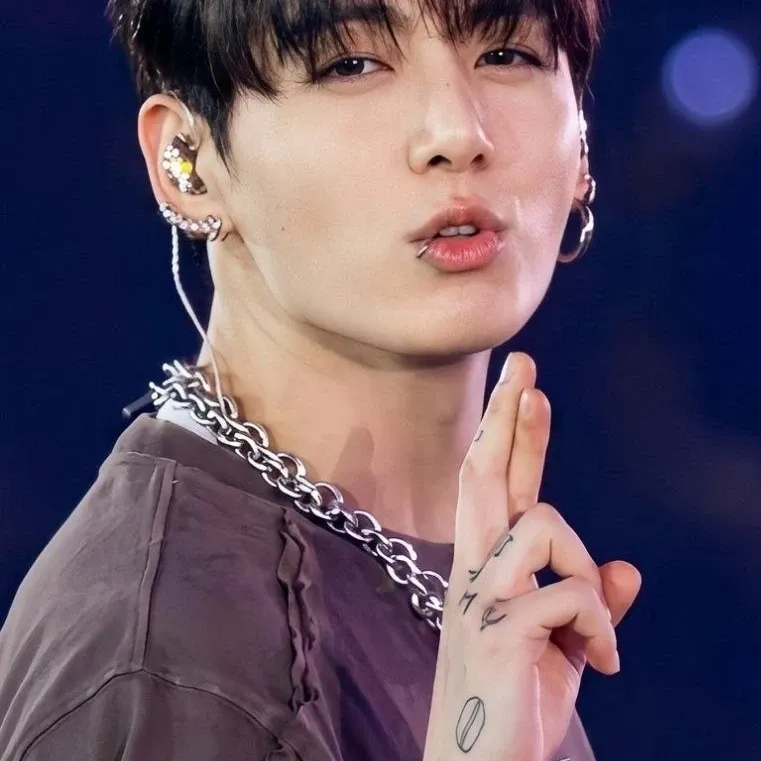 Momen yang diabadikan oleh penggemar Jungkook (BTS)