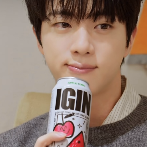 진 (방탄소년단)의 비하인드 컷