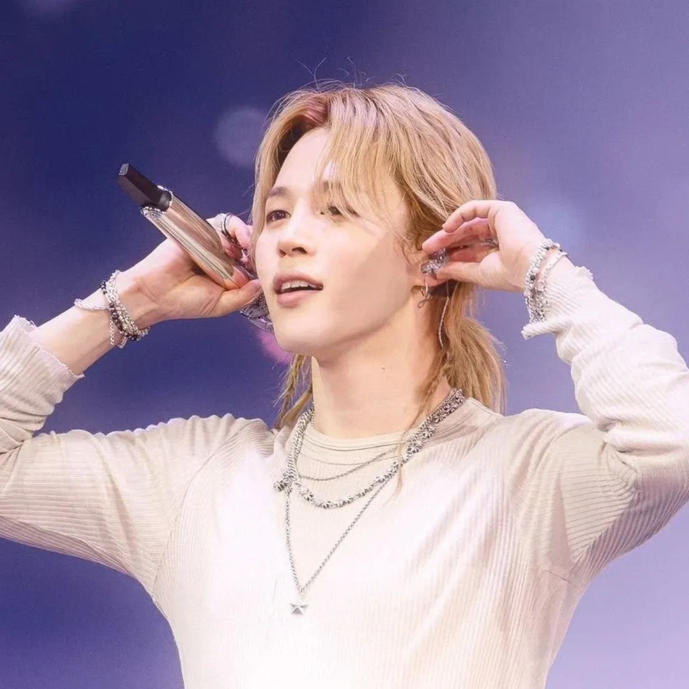 Foto aktivitas terbaru Jimin (BTS)