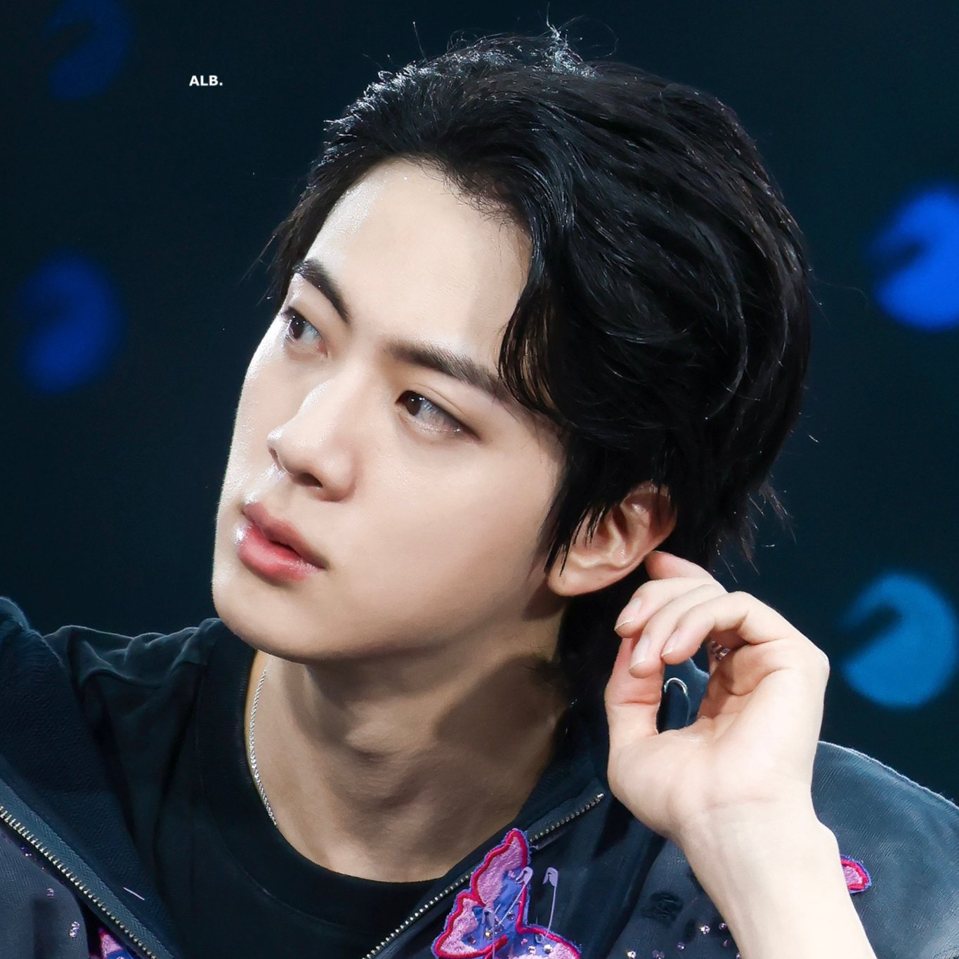 진 (방탄소년단) 최근 활동샷