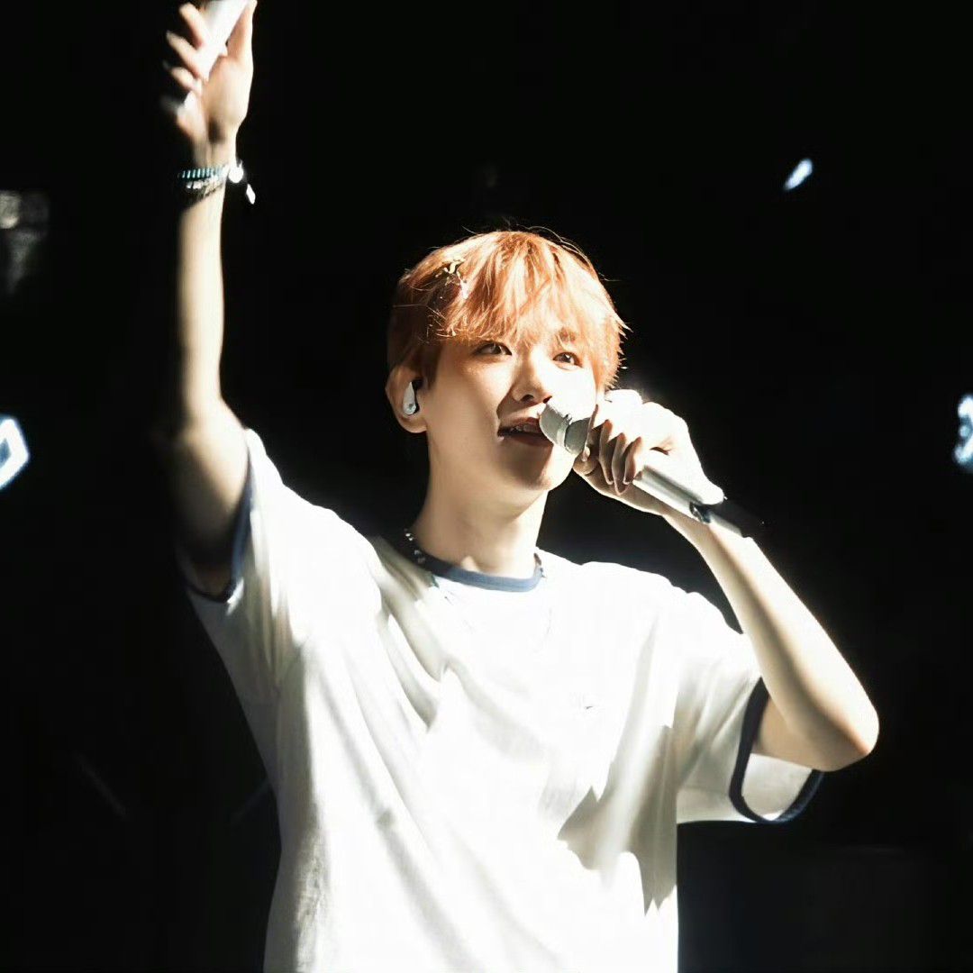 伯賢 (EXO)的最新照片