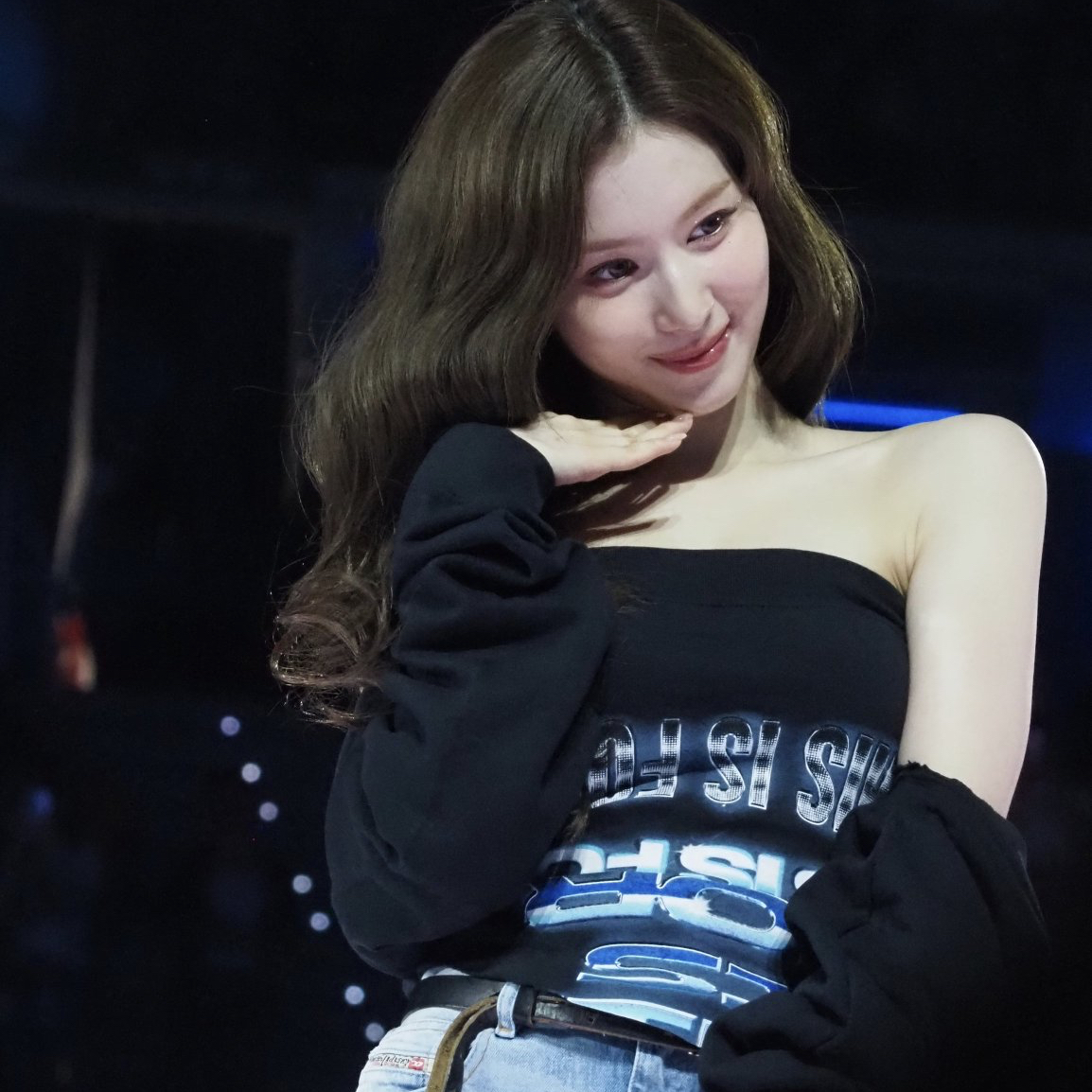 Momen yang diabadikan oleh penggemar Sana (TWICE)