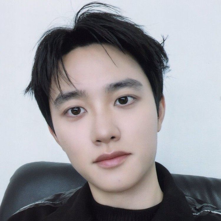 Momen yang diabadikan oleh penggemar D.O. (EXO)