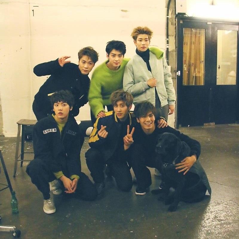 아스트로 최근 활동샷