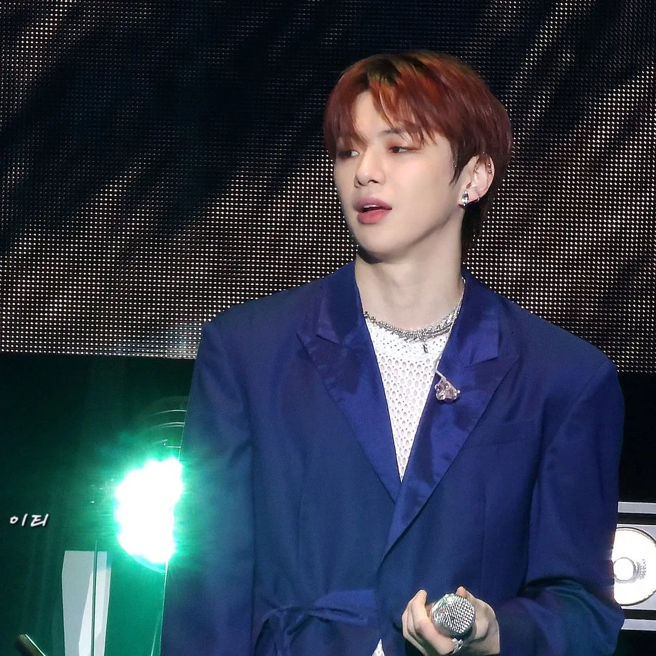 강다니엘의 비하인드 컷