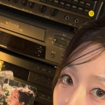 Behind-the-scenes cut of Jeong Yein (Lovelyz)