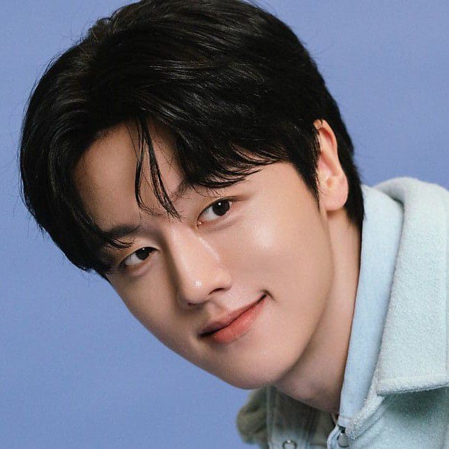 Latest photo of Youngbin (SF9)