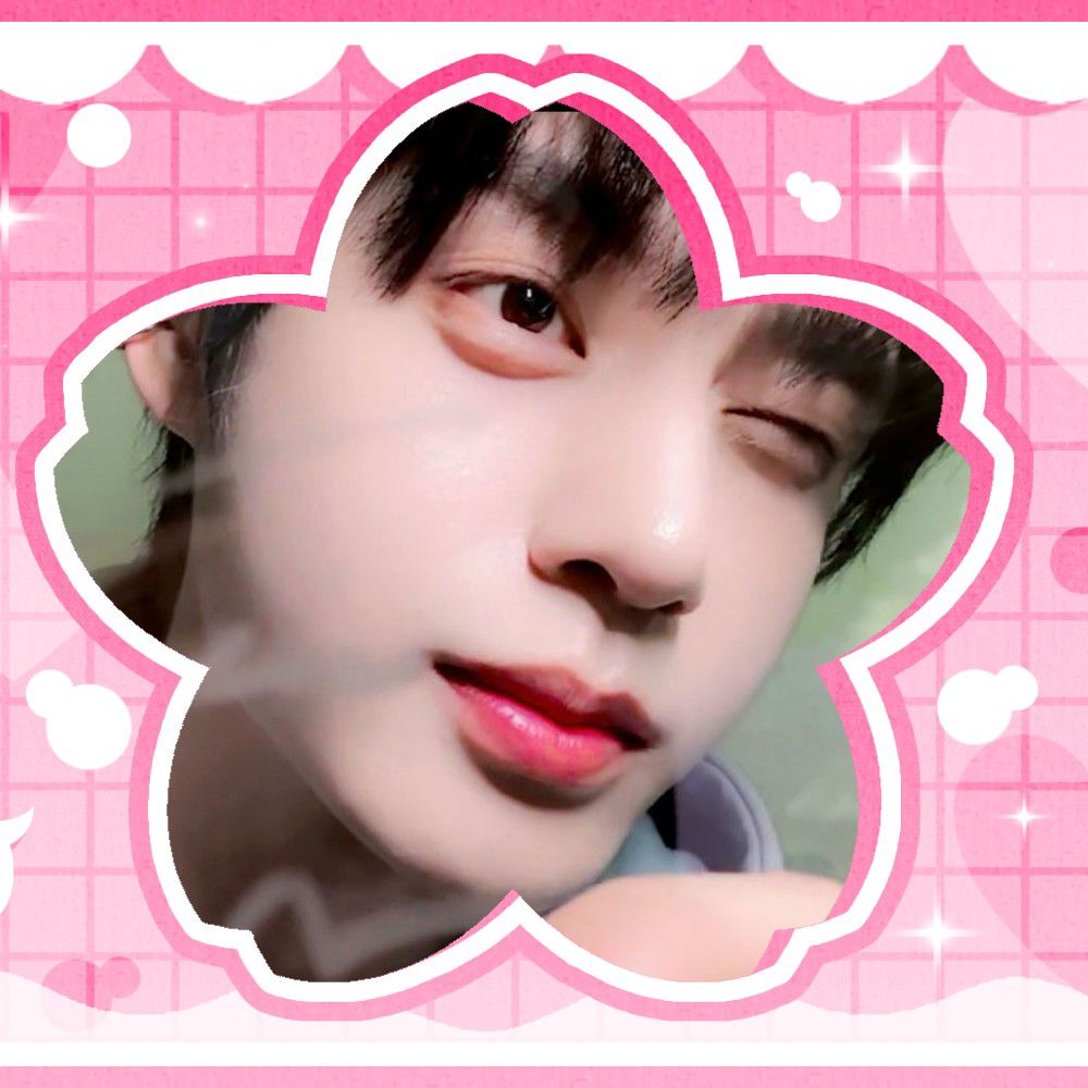 Behind-the-scenes cut of Kim Jiwoong (ZEROBASEONE)