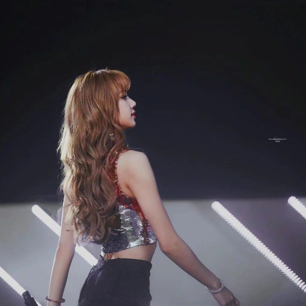 Foto terbaru Lisa (BLACKPINK)