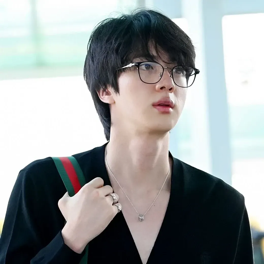 Potret di balik layar Jin (BTS)