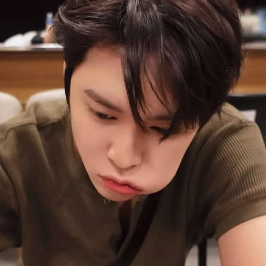 Behind-the-scenes cut of Eunseok (RIIZE)