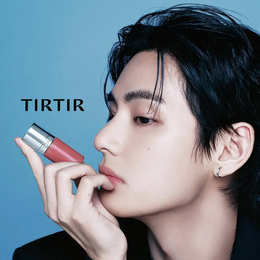 Foto aktivitas terbaru V (BTS)