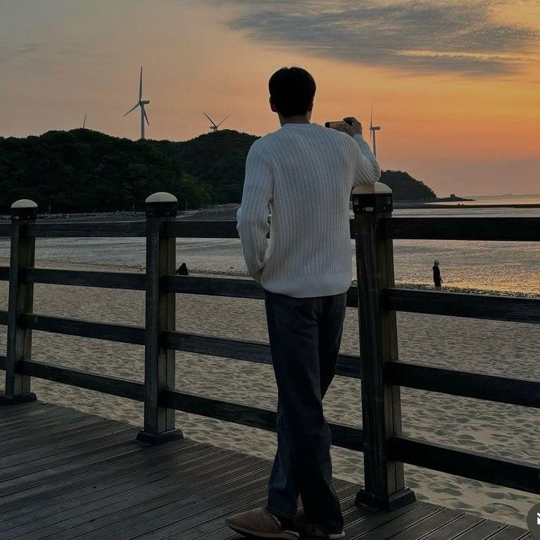 Latest photo of Siwon (Super Junior)