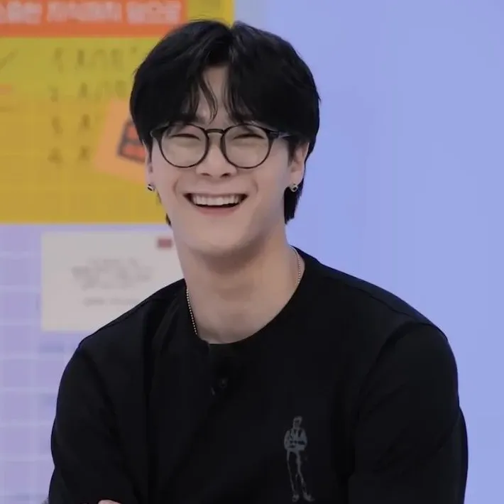 Latest photo of Moonbin (ASTRO)