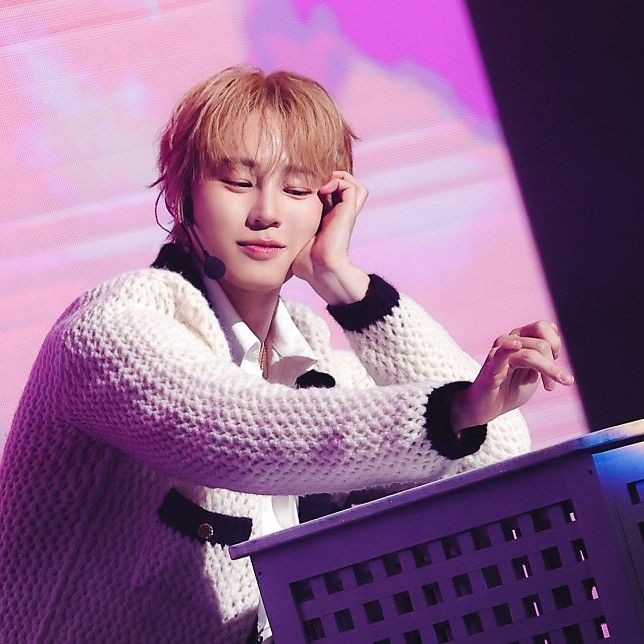 하성운 최근 활동샷