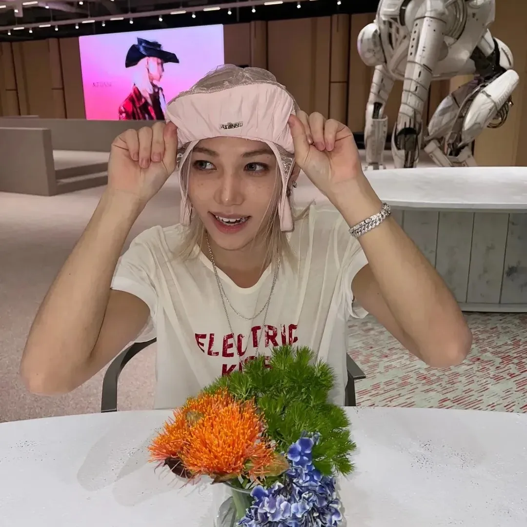 Latest photo of Felix (Stray Kids)