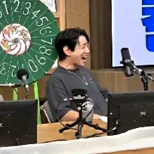 A moment captured by Hwang Chiyeol's fan