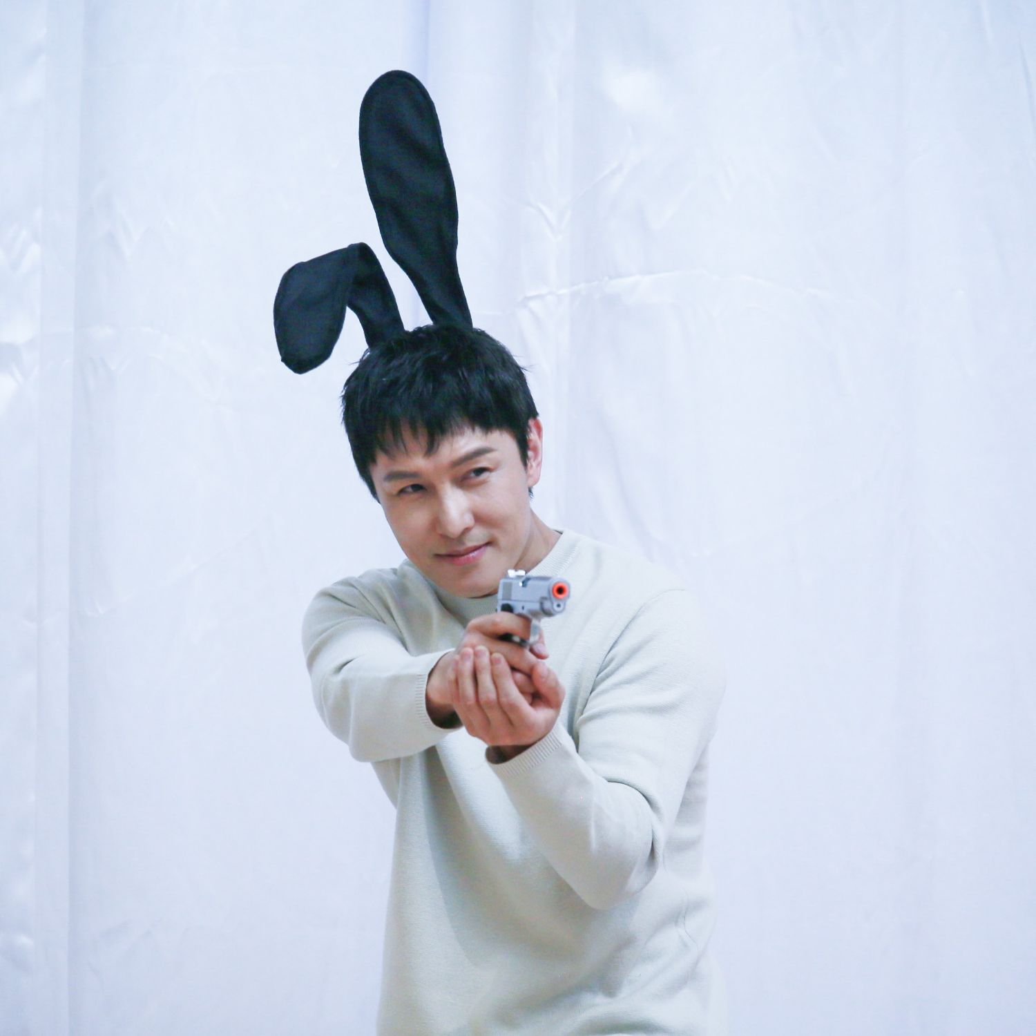 Behind-the-scenes cut of Kim Dongwan (SHINHWA)