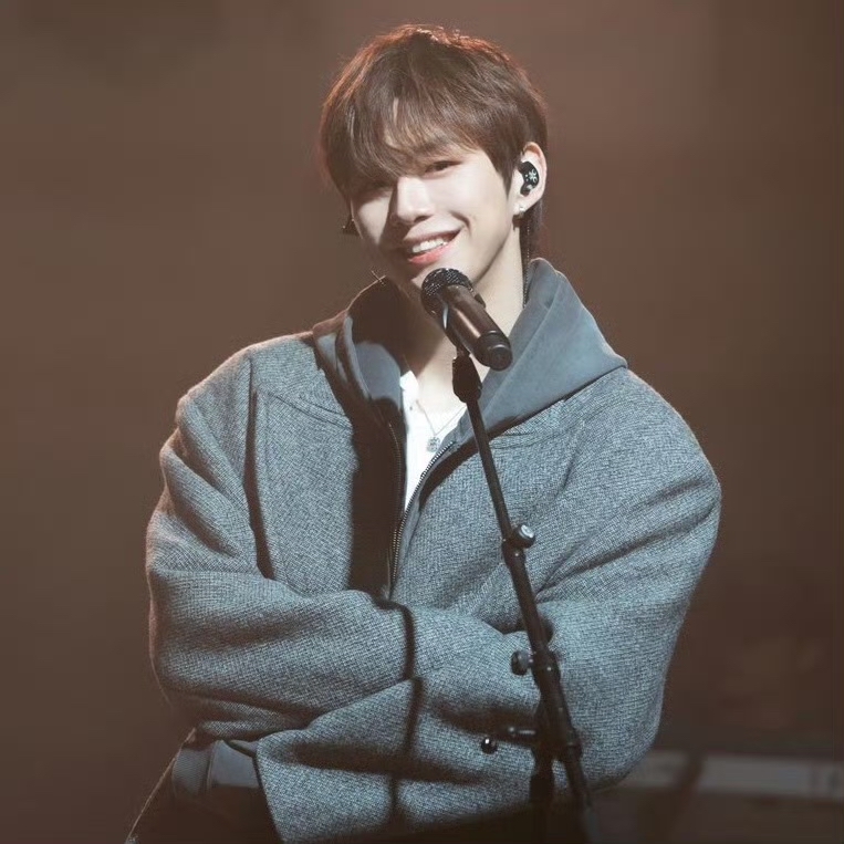 강다니엘의 비하인드 컷