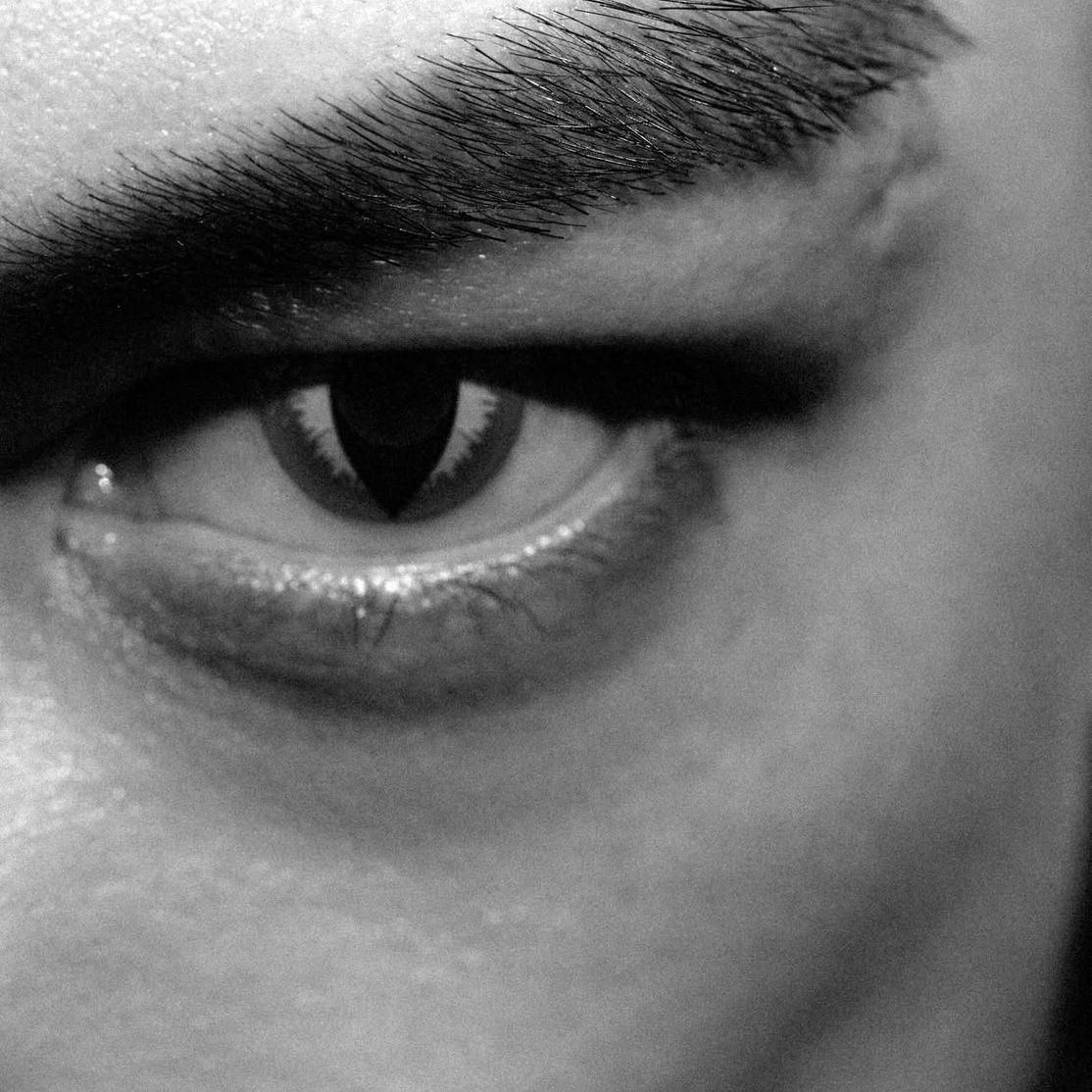 A moment captured by T.O.P's fan