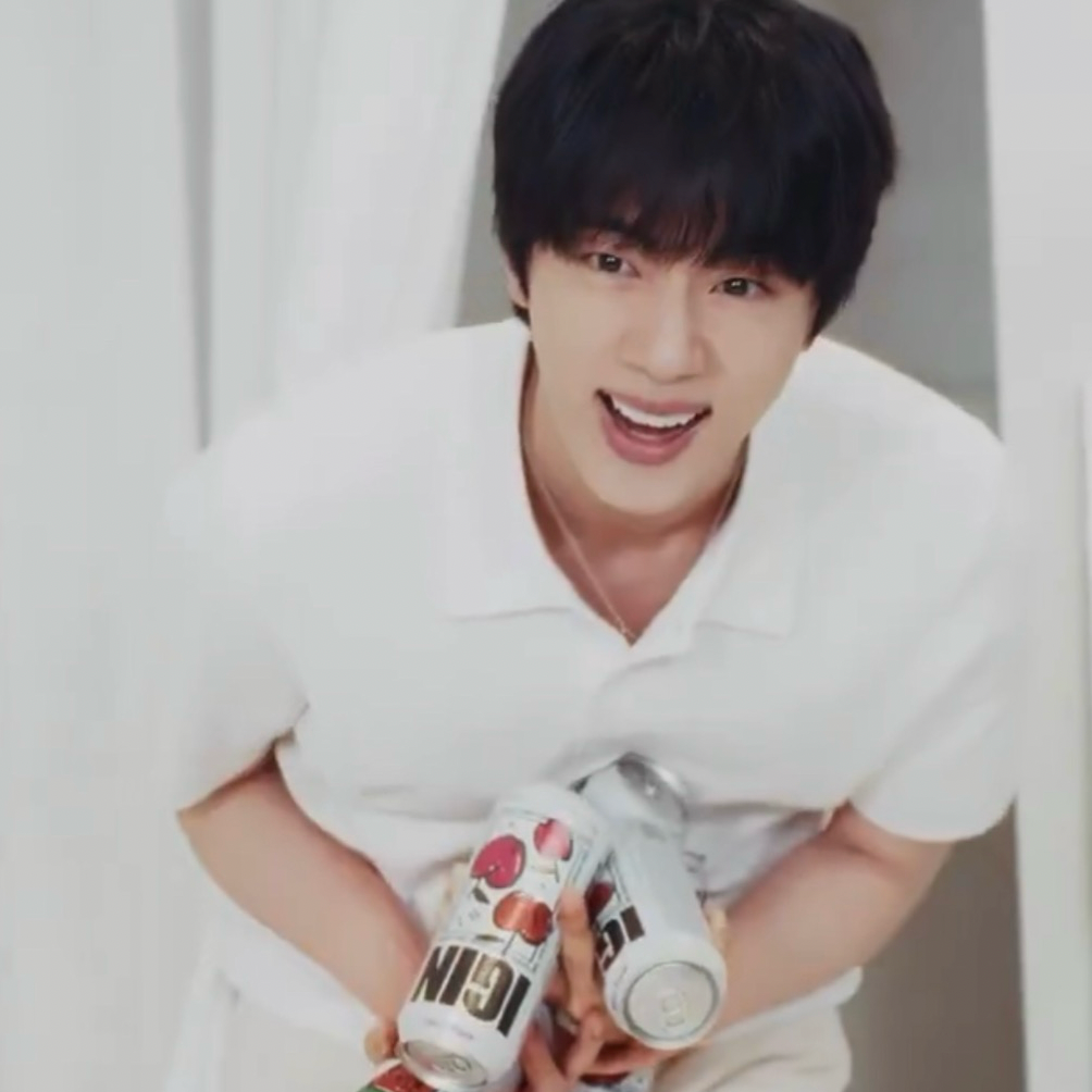 진 (방탄소년단) 최근 활동샷