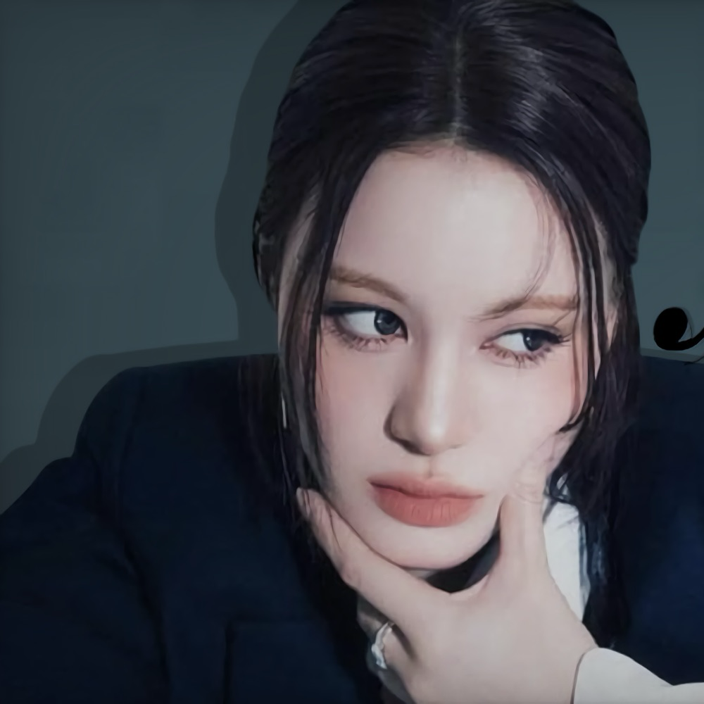 Behind-the-scenes cut of Nina (NiziU)