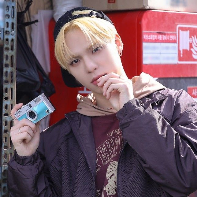 Latest photo of BX (CIX)