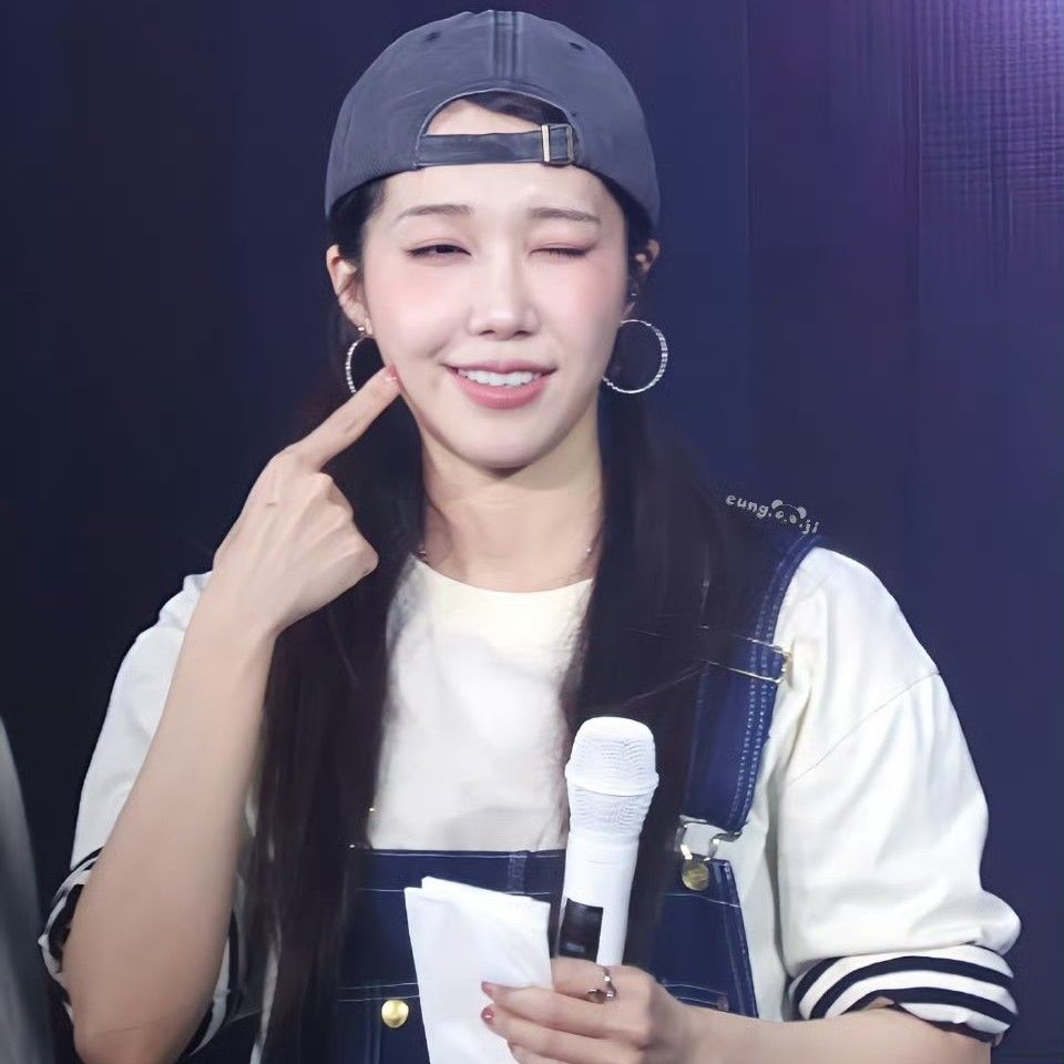 鄭恩地 (Apink)的最新活動照片