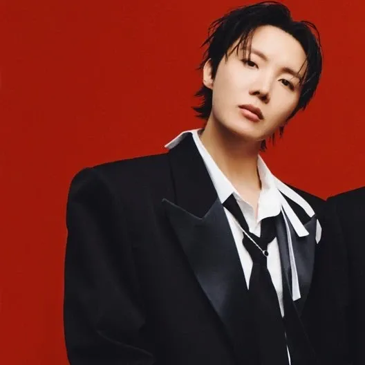 Foto terbaru j-hope (BTS)