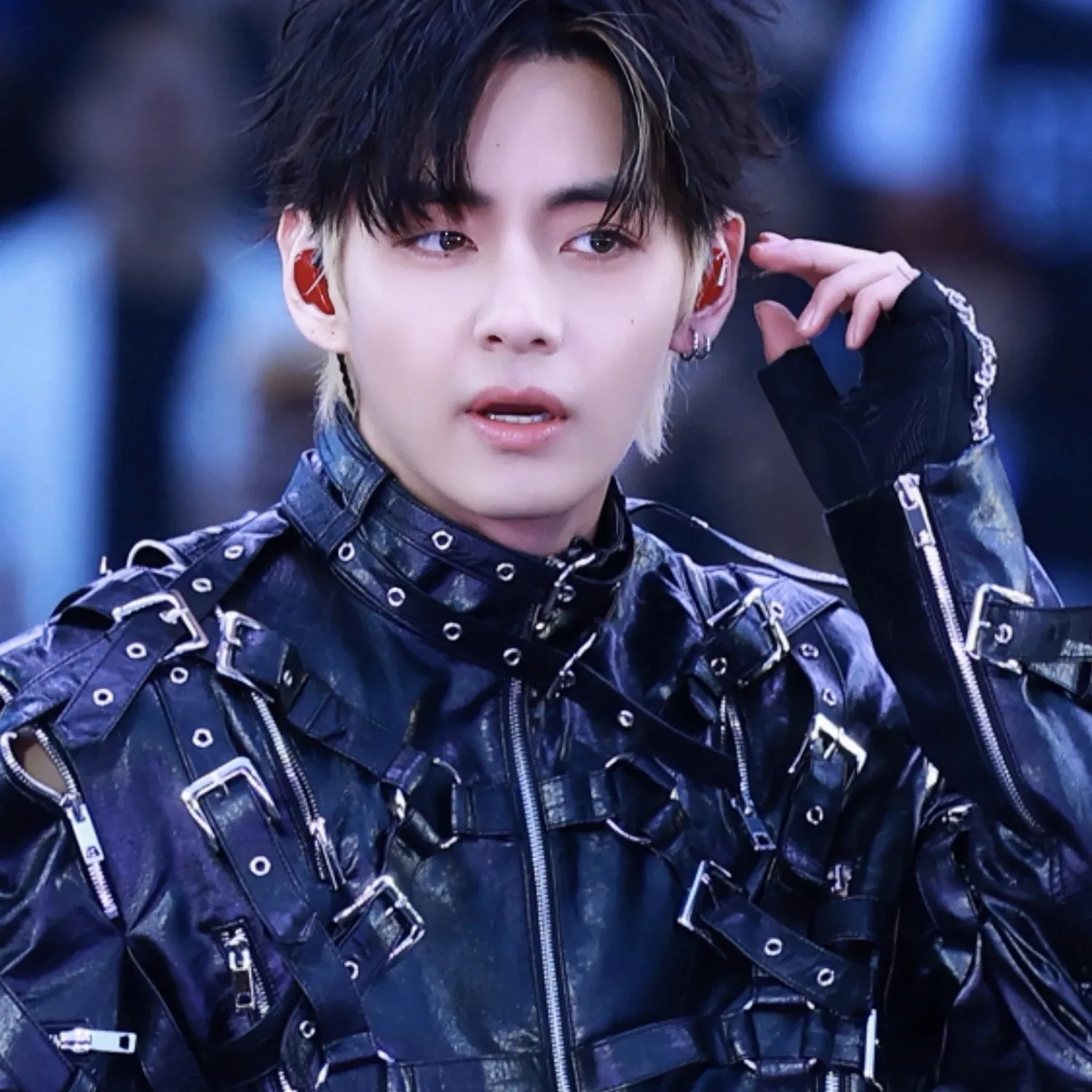 뷔 (방탄소년단) 최근 활동샷