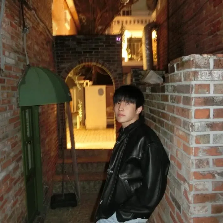 Latest photo of Jinjin (ASTRO)