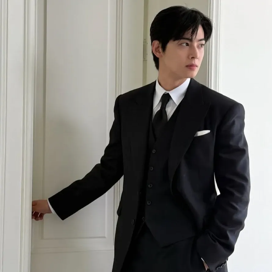 A moment captured by Eunwoo (ASTRO)'s fan