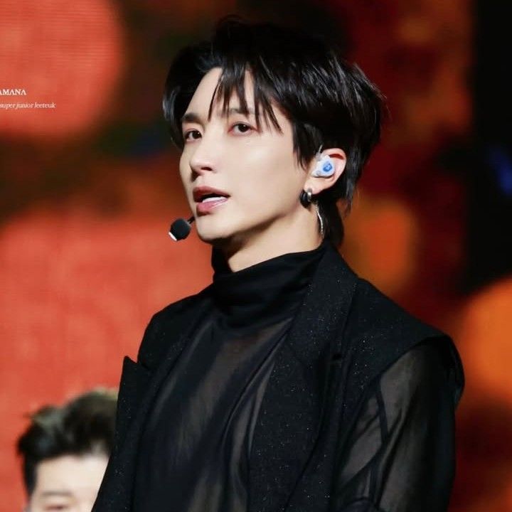 A moment captured by Leeteuk (Super Junior)'s fan