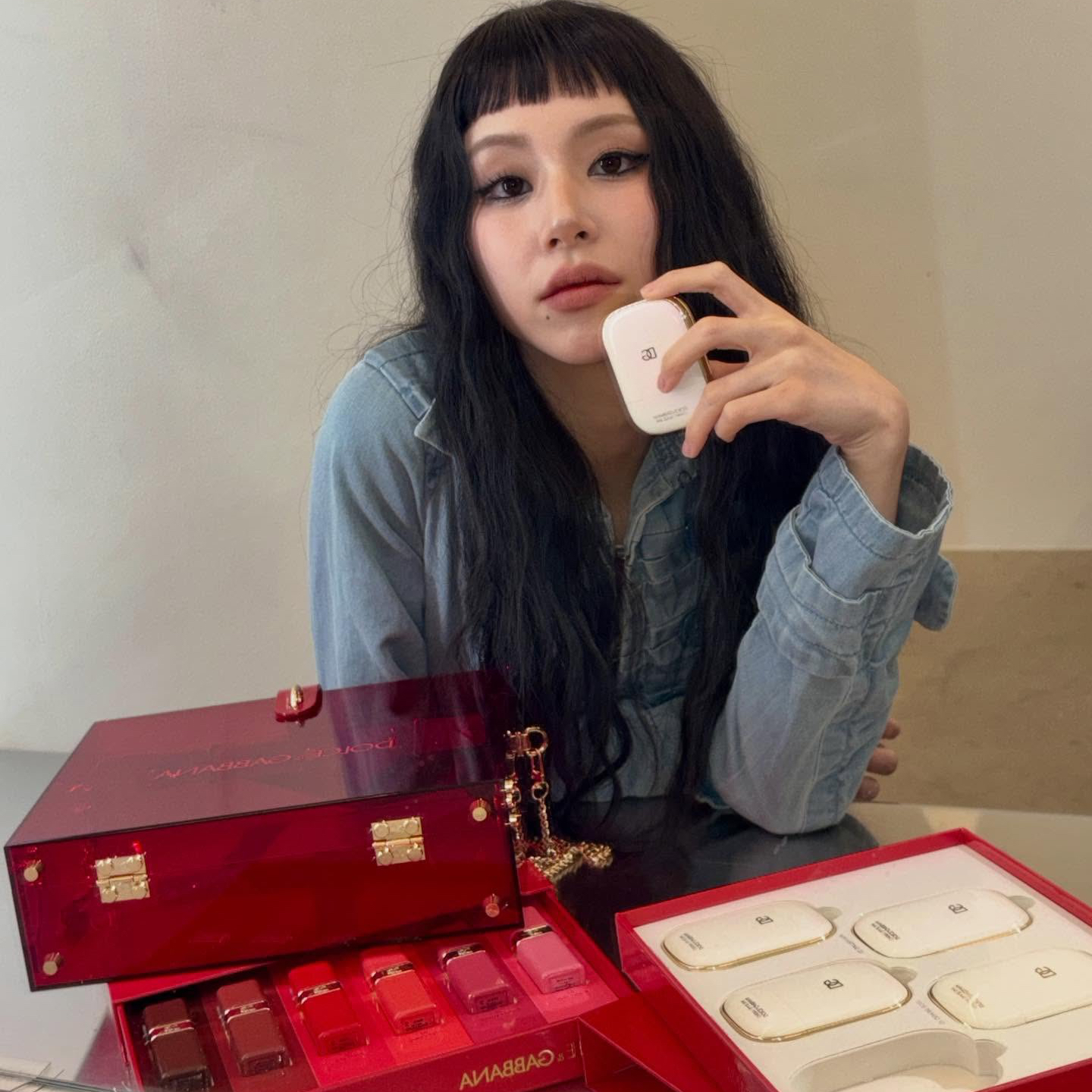 Recent activity shot of Chaeyoung (TWICE)