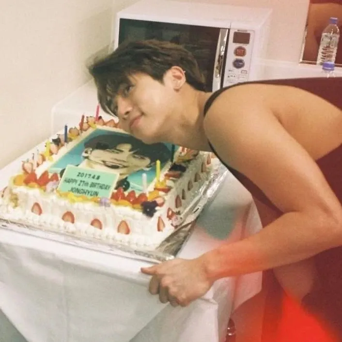 A moment captured by Jonghyun (SHINee)'s fan