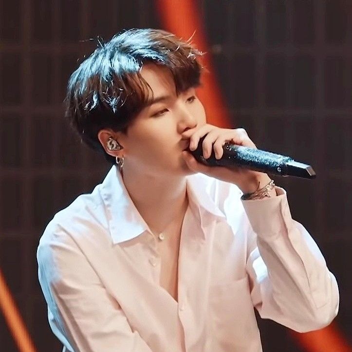 Foto terbaru SUGA (BTS)