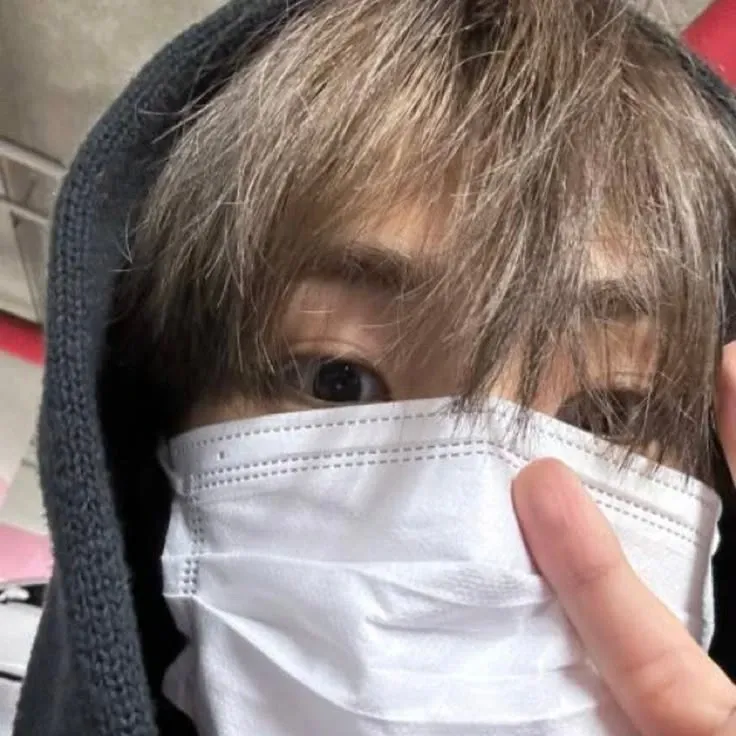 Latest photo of Yonghee (CIX)