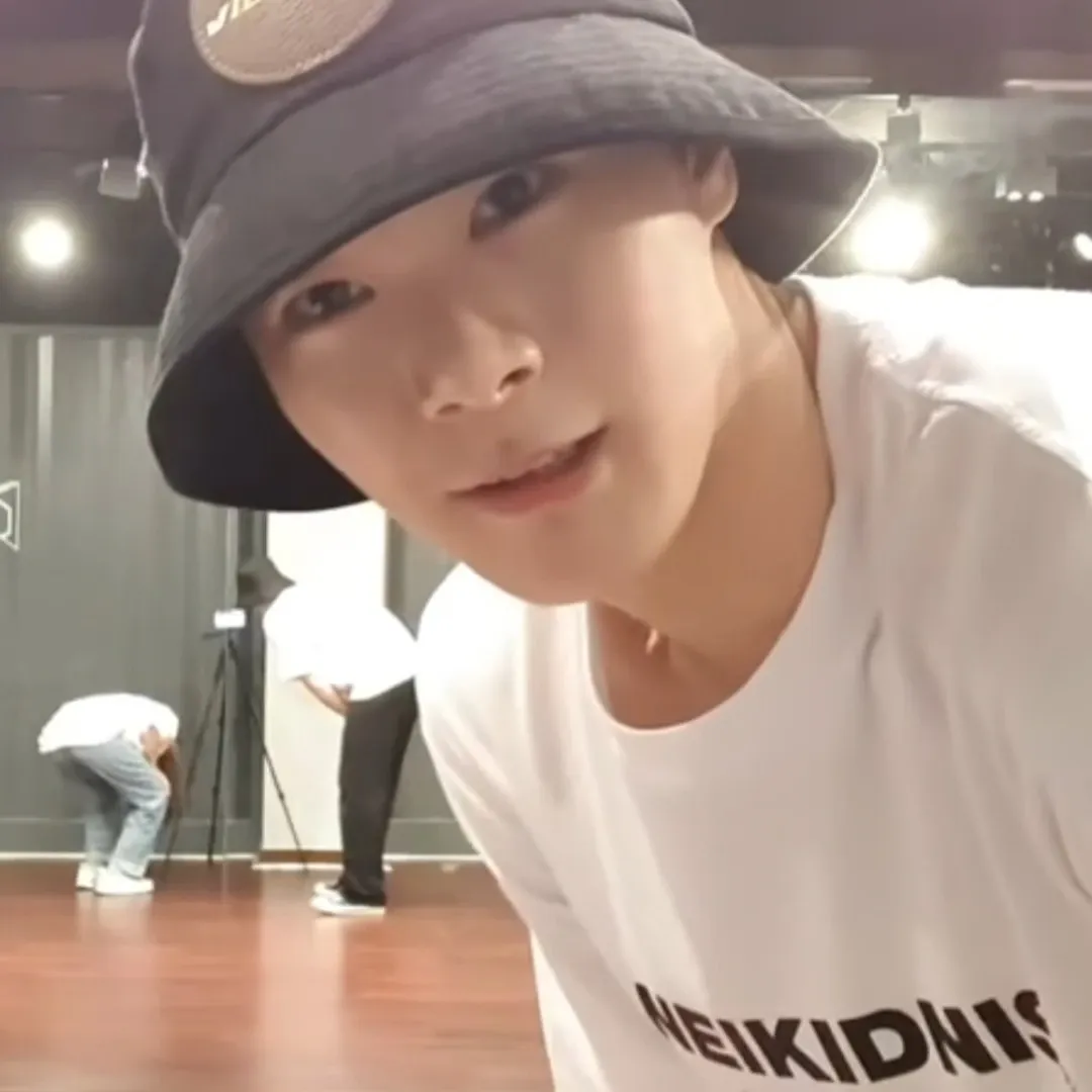 A moment captured by Moonbin (ASTRO)'s fan