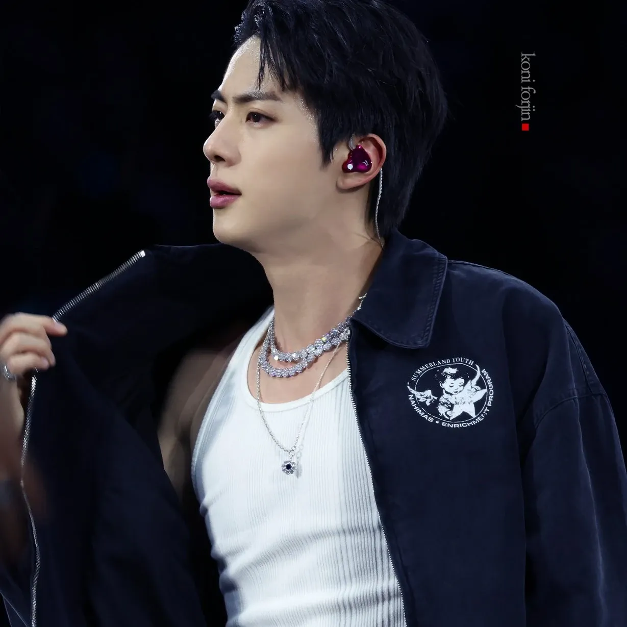 Momen yang diabadikan oleh penggemar Jin (BTS)