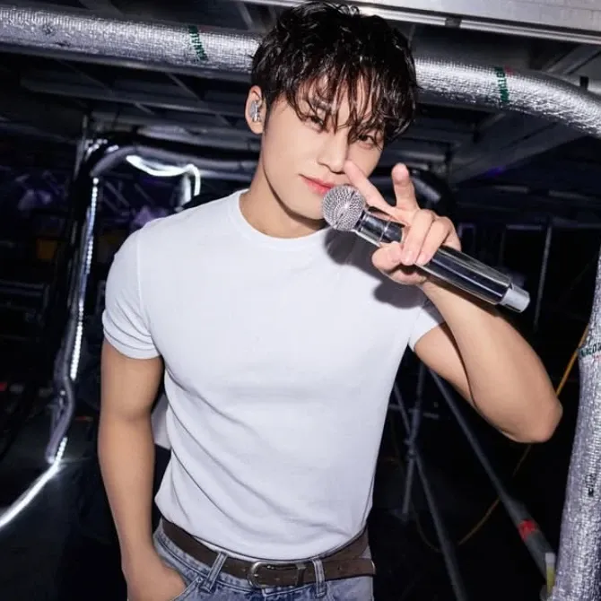 Behind-the-scenes cut of Mingyu (SEVENTEEN)