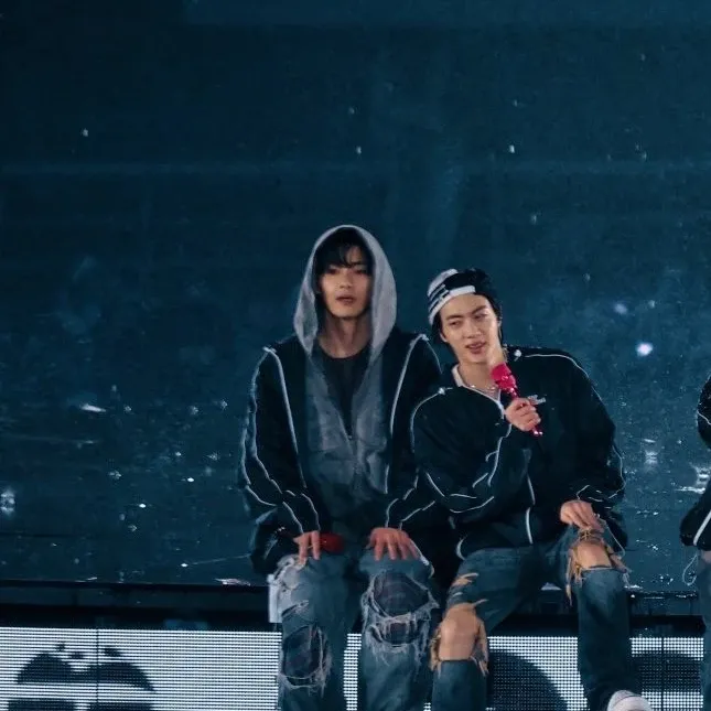 Foto aktivitas terbaru Jin (BTS)